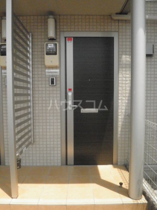 13/16 エントランス