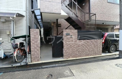 2/4 エントランス