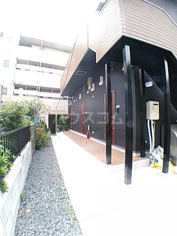 28/30 エントランス