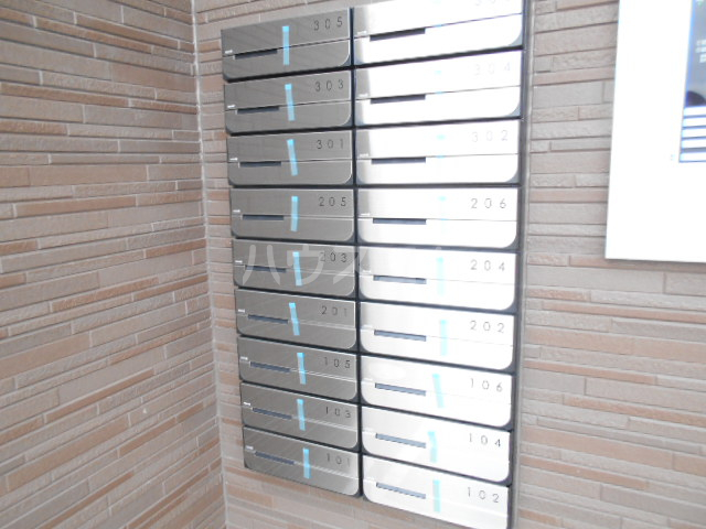 21/27 エントランス