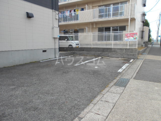 26/29 駐車場