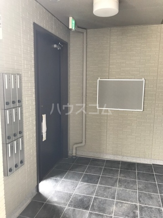 17/23 エントランス