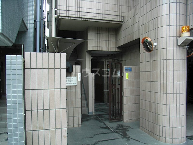 16/16 エントランス