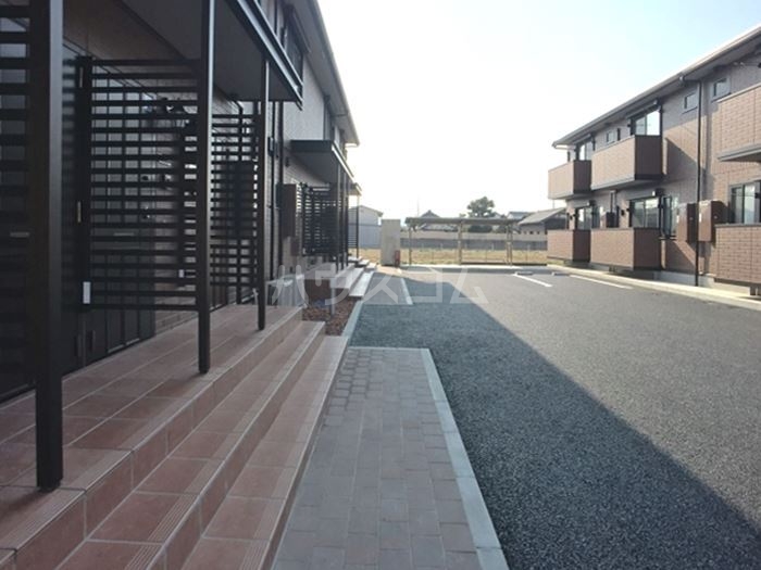 18/25 駐車場