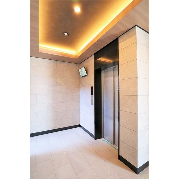 16/25 エントランス