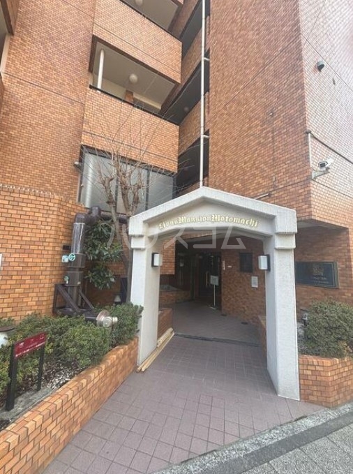 26/30 エントランス