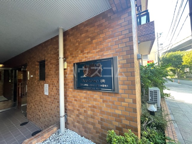 28/30 エントランス