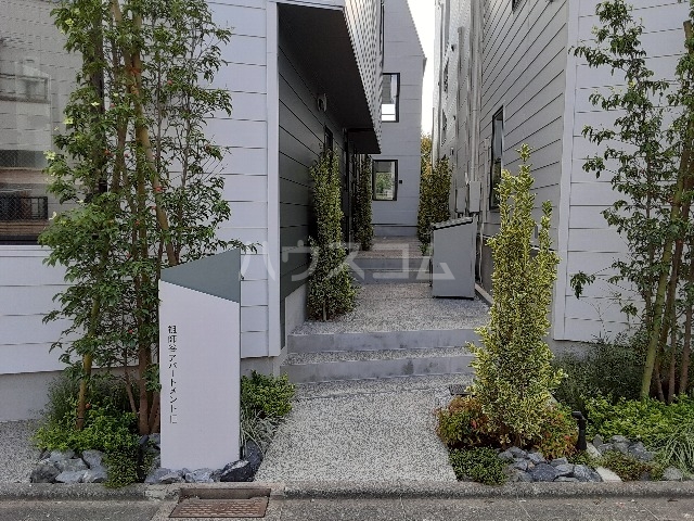 25/30 エントランス