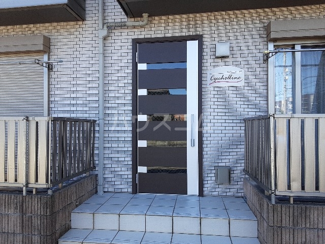 18/19 エントランス