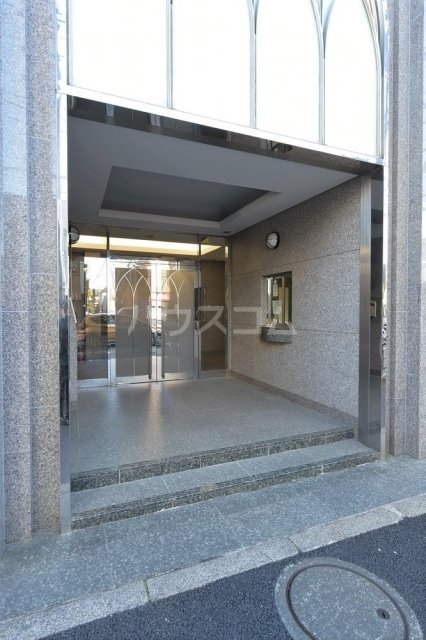 16/20 エントランス