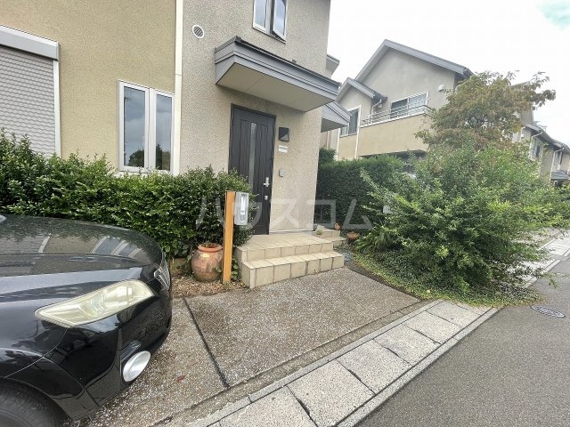 21/28 エントランス