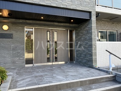 21/29 エントランス