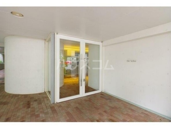 15/21 エントランス