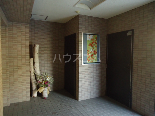 22/30 エントランス