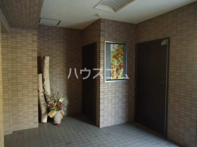 20/28 エントランス