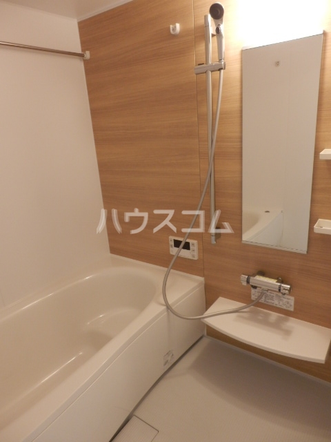 13/30 浴室