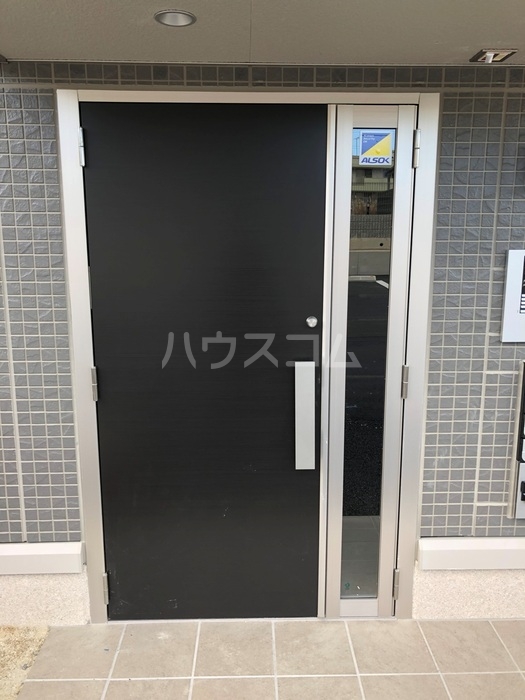 16/27 エントランス