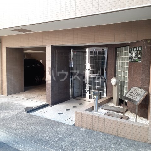 26/30 エントランス