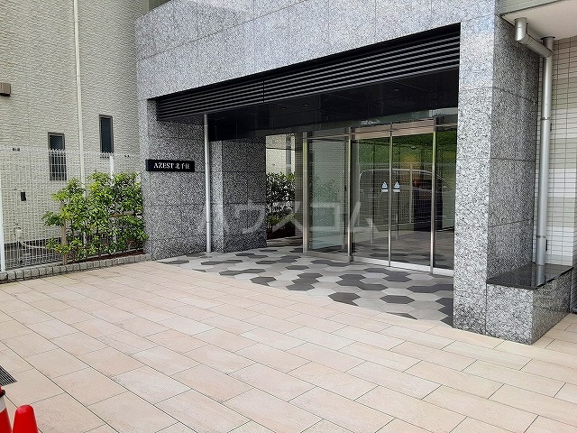 23/30 エントランス