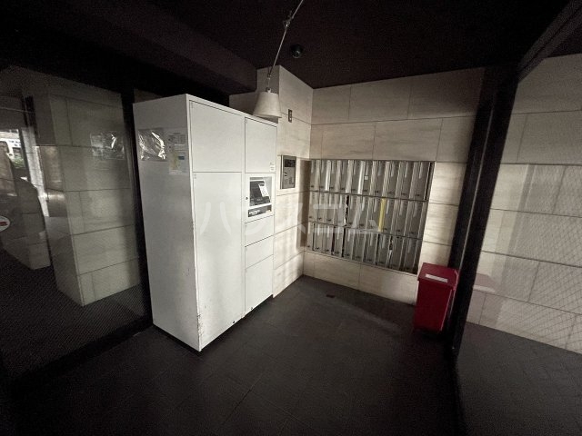 28/30 エントランス