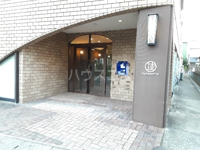26/30 エントランス