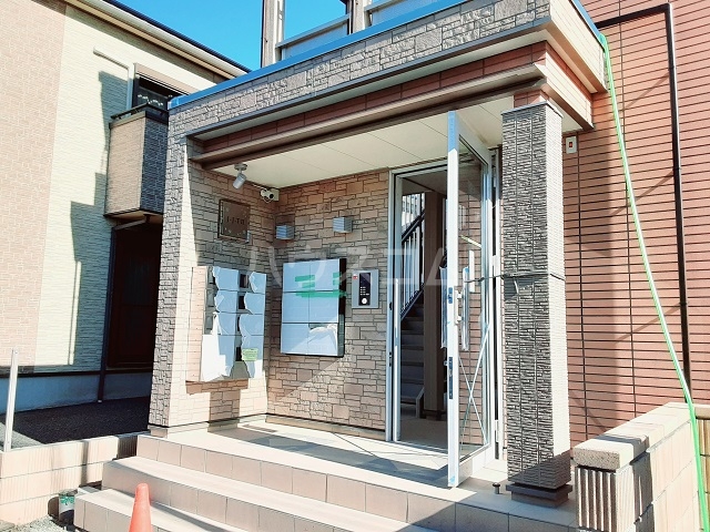 21/30 エントランス