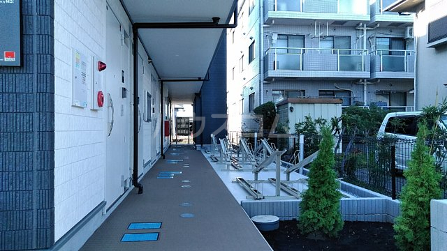 22/26 エントランス