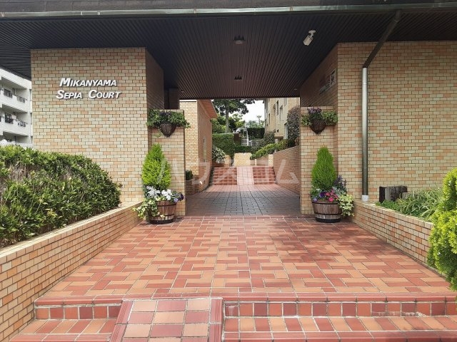 29/30 エントランス