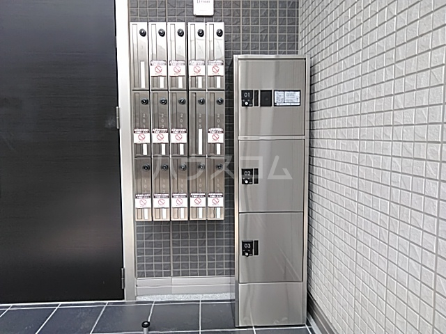 21/30 エントランス