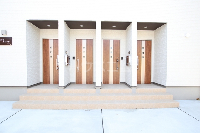 13/22 エントランス