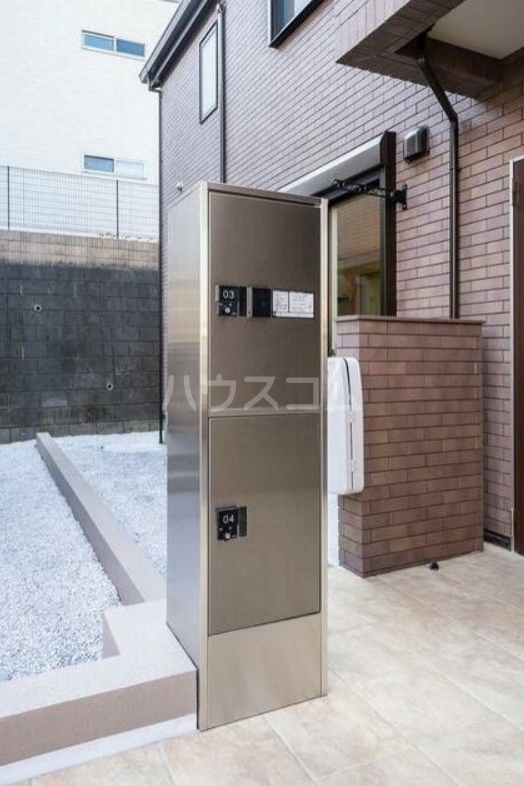 28/30 エントランス