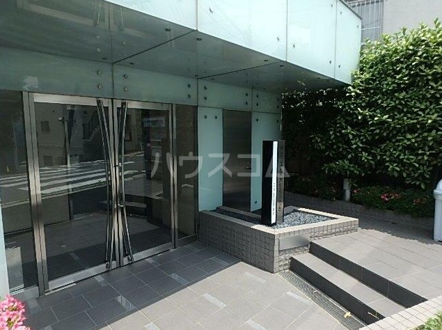 19/27 エントランス