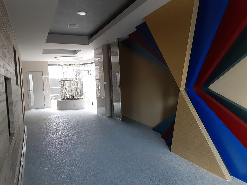 28/30 エントランス