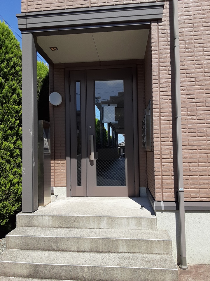 26/30 エントランス