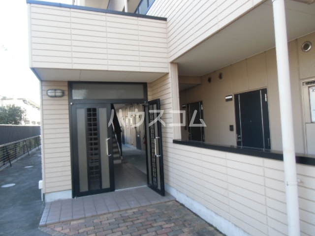 20/30 エントランス