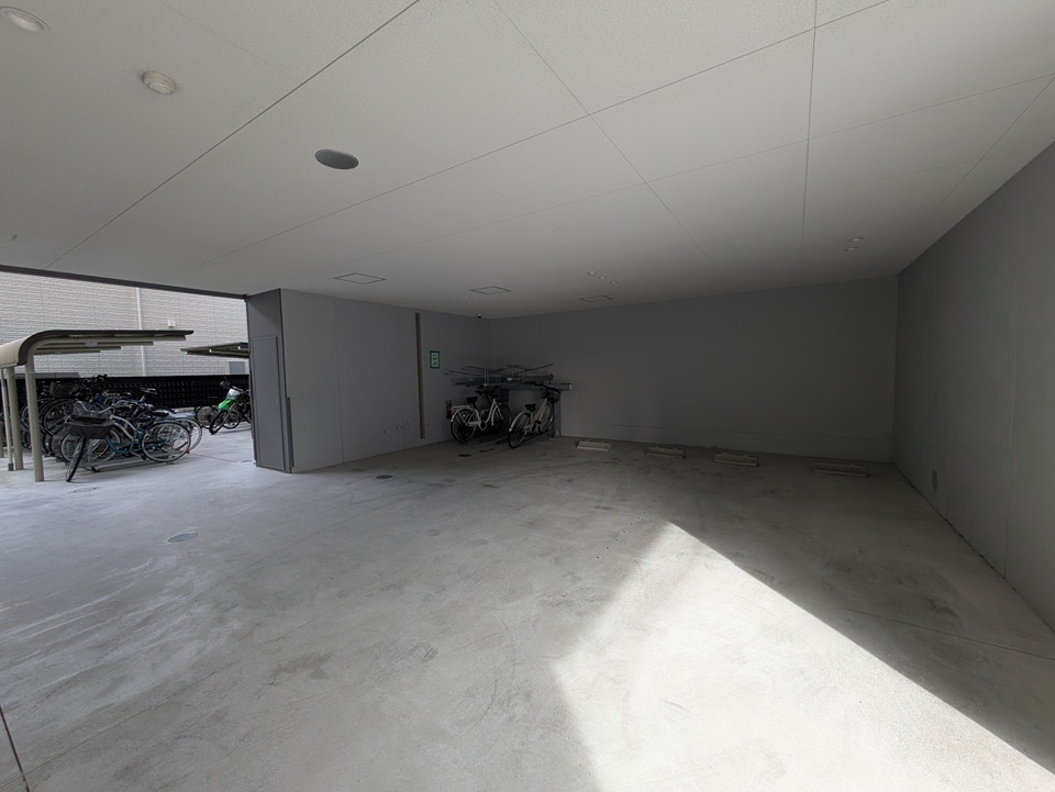 20/28 駐車場