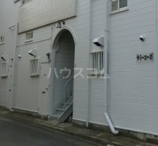 25/27 エントランス