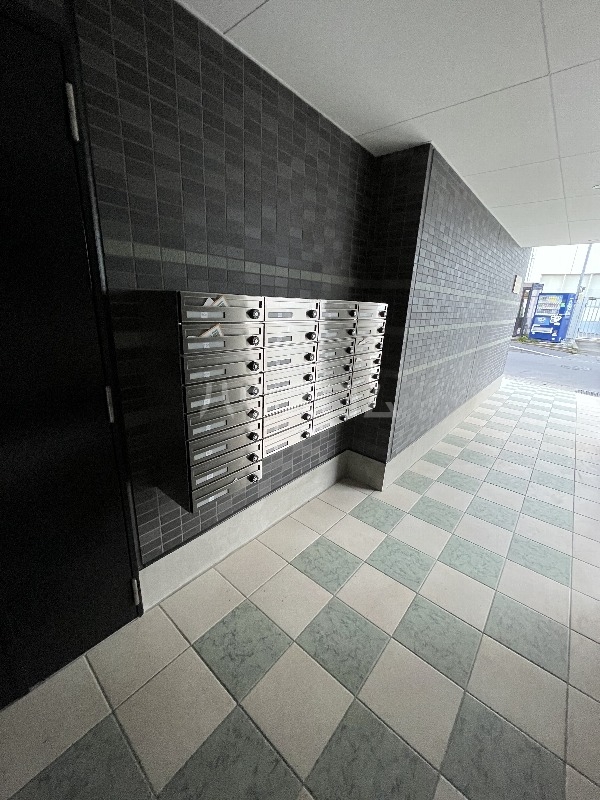 28/30 エントランス