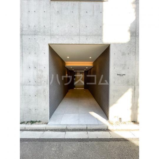 19/19 エントランス