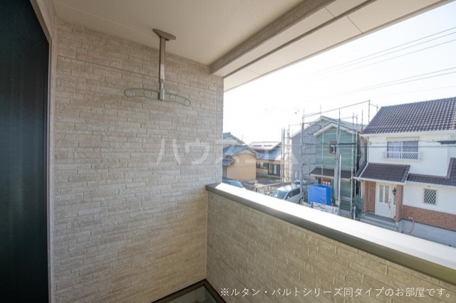 13/23 バルコニー