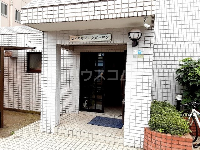 28/30 エントランス