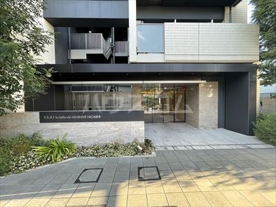 25/26 エントランス
