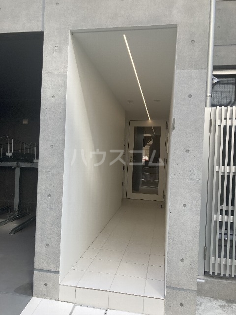 21/23 エントランス
