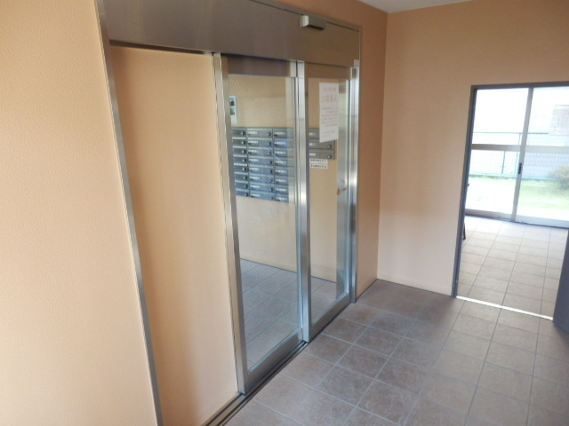 21/30 エントランス