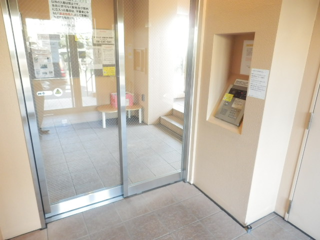 20/30 エントランス