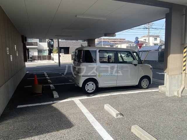 22/30 駐車場