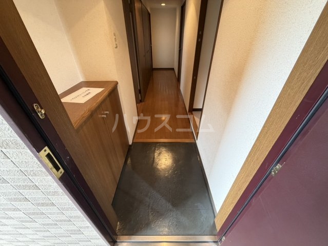 16/30 玄関