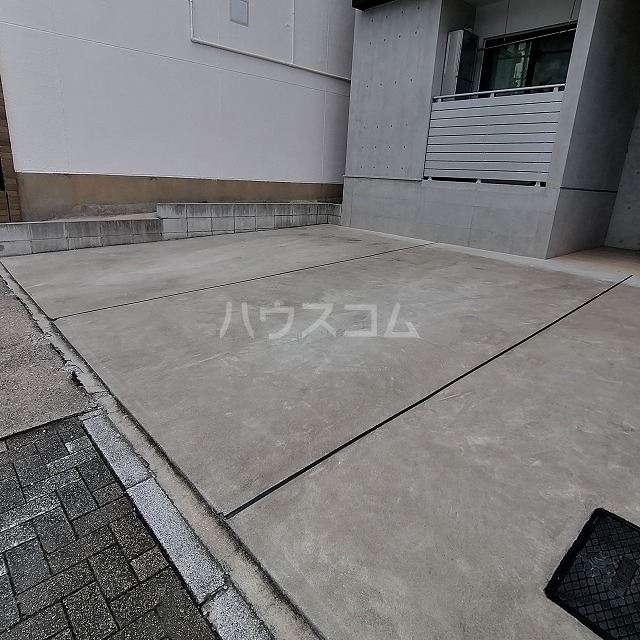 2/4 駐車場