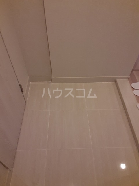 25/30 エントランス