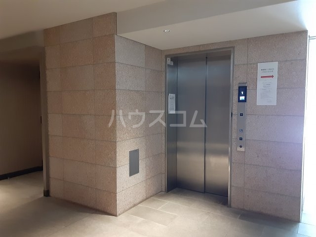 26/30 エントランス